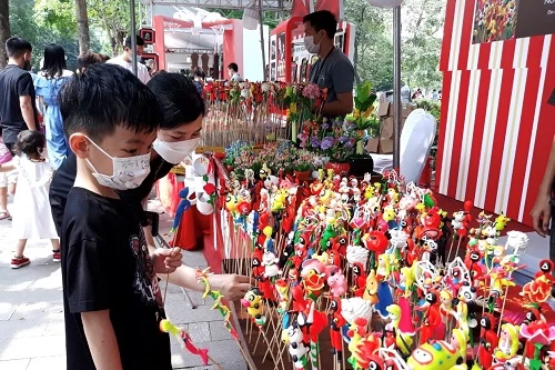 Tò he đầy sắc màu – Từ ký ức làng quê đến sáng tạo tuổi thơ
